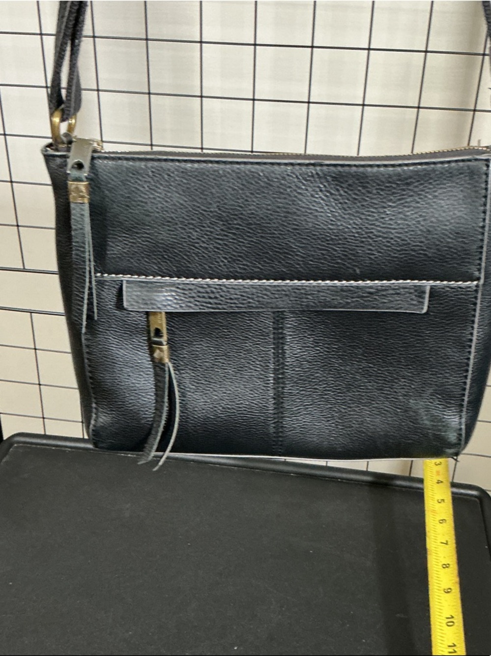 The Sak Black Pebbled Leather Crossbody Bag Brass Hardware Everyday Minimalist - Picture 3 of 12